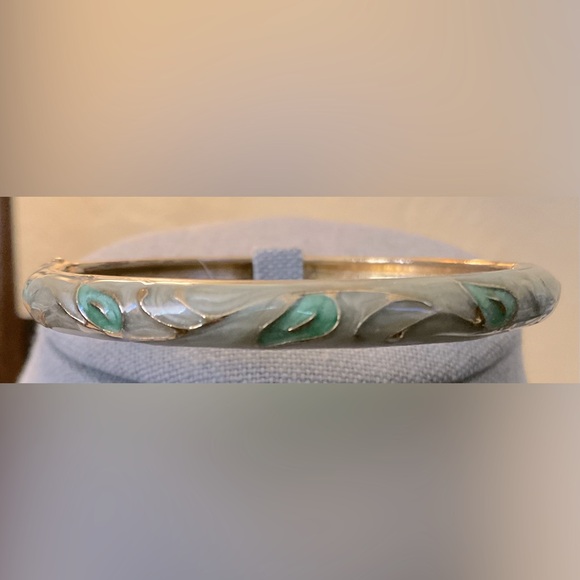 Cloisonné Style Dainty Feminine Bracelet - Picture 1 of 5
